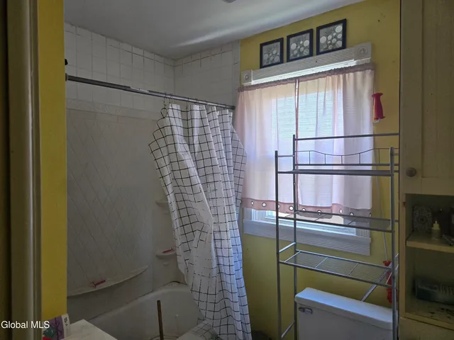 $165,000 | 2734 Broadway, Schenectady, NY 12306