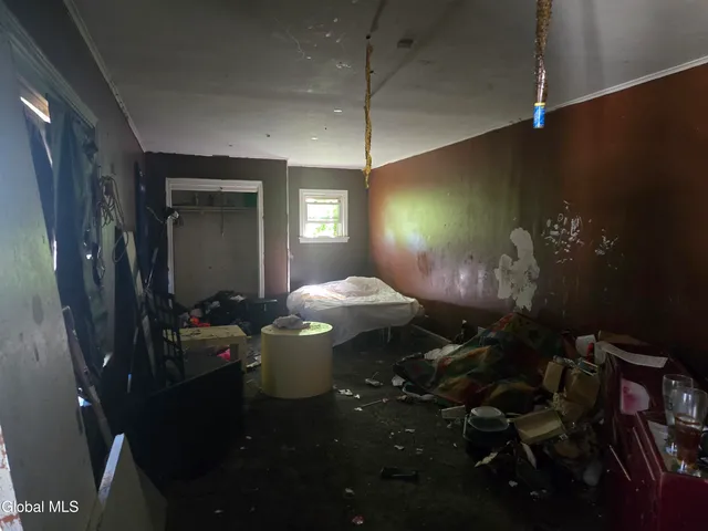 $165,000 | 2734 Broadway, Schenectady, NY 12306