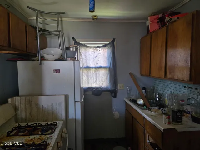 $165,000 | 2734 Broadway, Schenectady, NY 12306