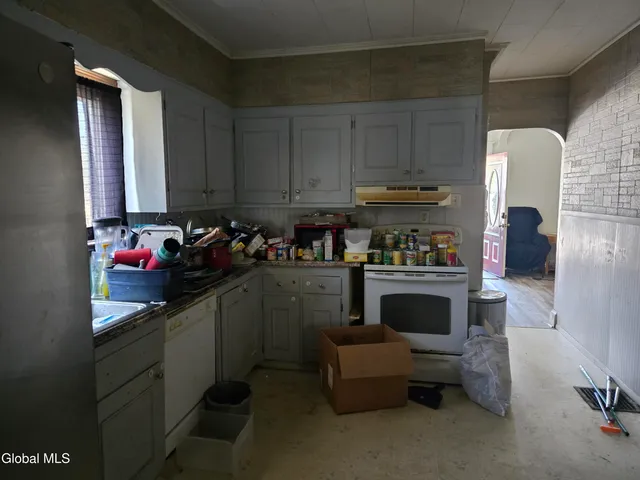 $165,000 | 2734 Broadway, Schenectady, NY 12306