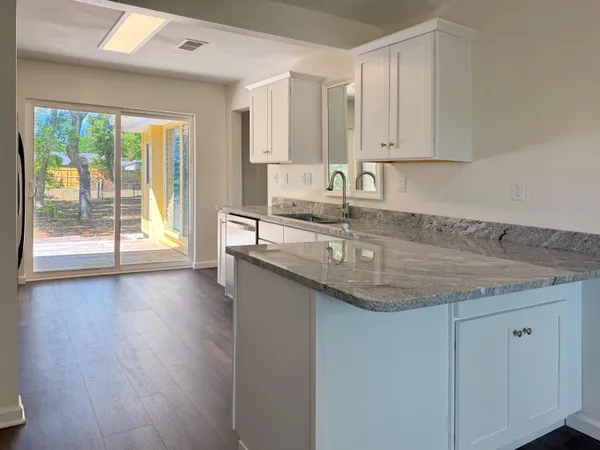 $2,500 | 244 Greenbrier Drive Northeast, Fort Walton Beach, FL 32547