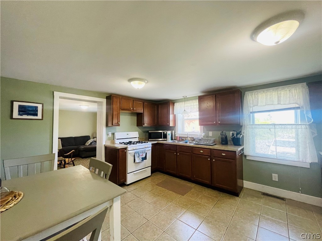 6820 Toni Hill Road Rome, NY 13440 - Photo 7 of 35