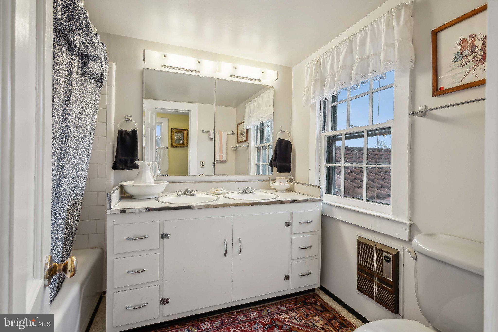 7054 Wilson Road Marshall, VA 20115 - Photo 62 of 65 Upper Floor Full Bath