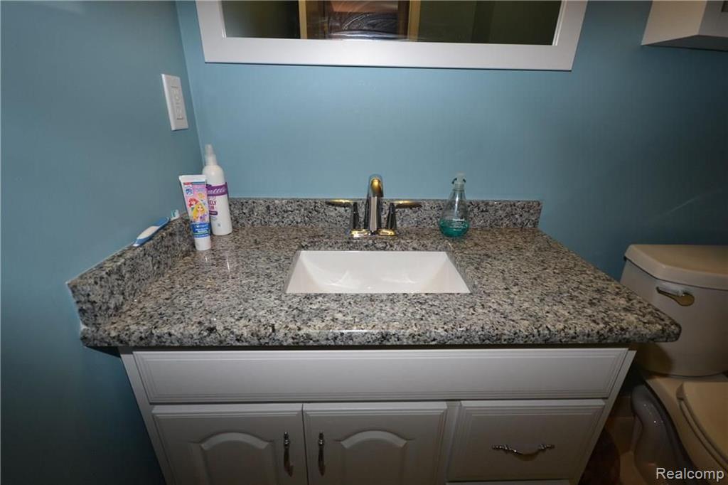 35870 Fredericksburg Road Farmington Hills, MI 48331 - Photo 40 of 45