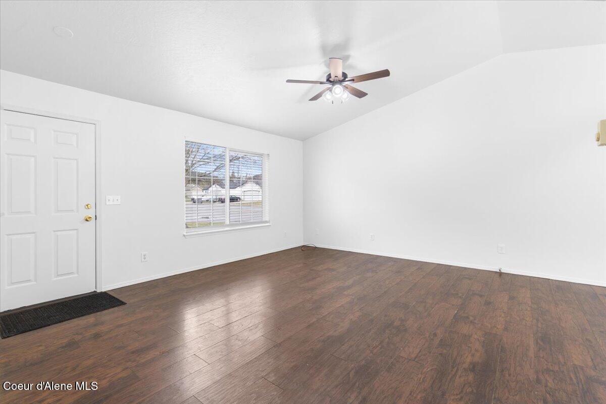 6648 Legacy Drive Rathdrum, ID 83858 - Photo 7 of 21 Living Room