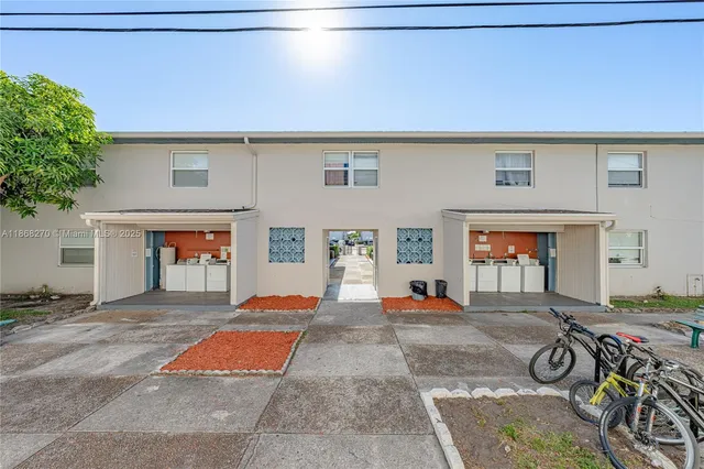 $1,800 | Kelsey City, Lake Park, FL 33403