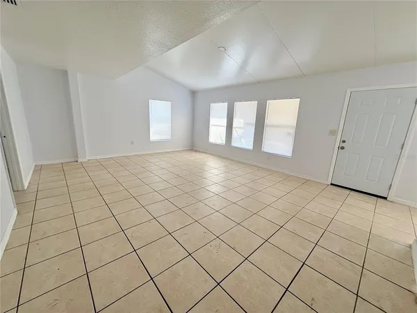 $1,900 | 1427 45th Ave Circle West, Bradenton, FL 34207