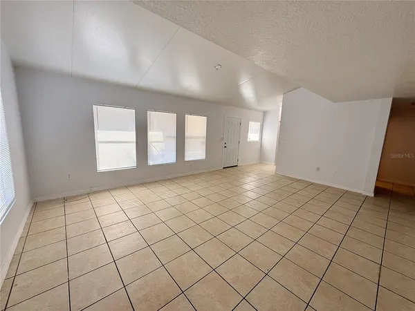 $1,900 | 1427 45th Ave Circle West, Bradenton, FL 34207