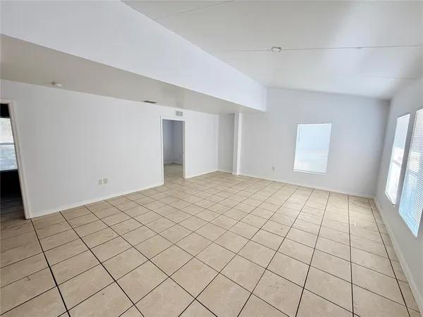 $1,900 | 1427 45th Ave Circle West, Bradenton, FL 34207