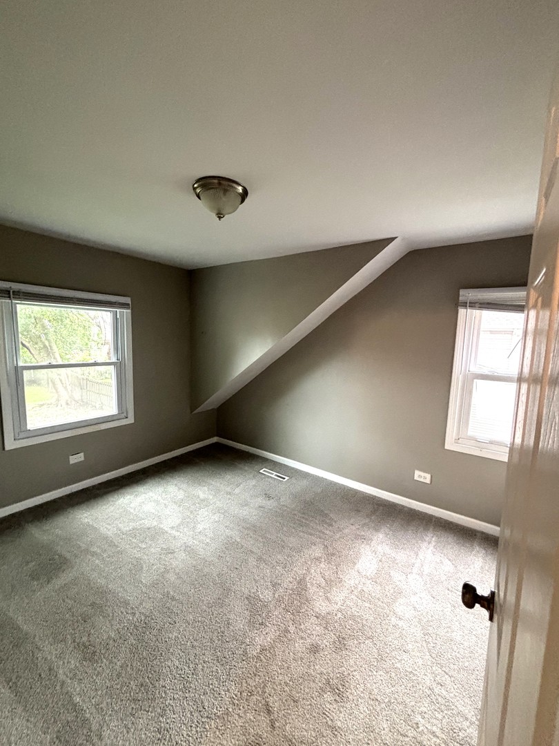 2276 Manchester Road Wheaton, IL 60187 - Photo 14 of 18 Gallery Image 14