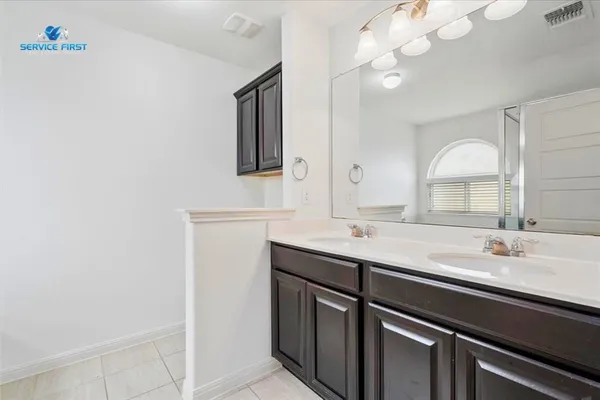 $2,300 | 133 Moulins Lane, Georgetown, TX 78626