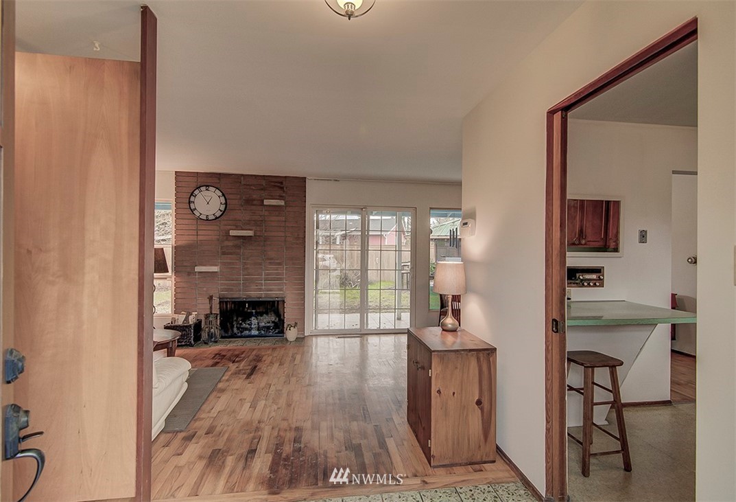 2914 Northeast 4th Street Renton, WA 98056 - Photo 2 of 25