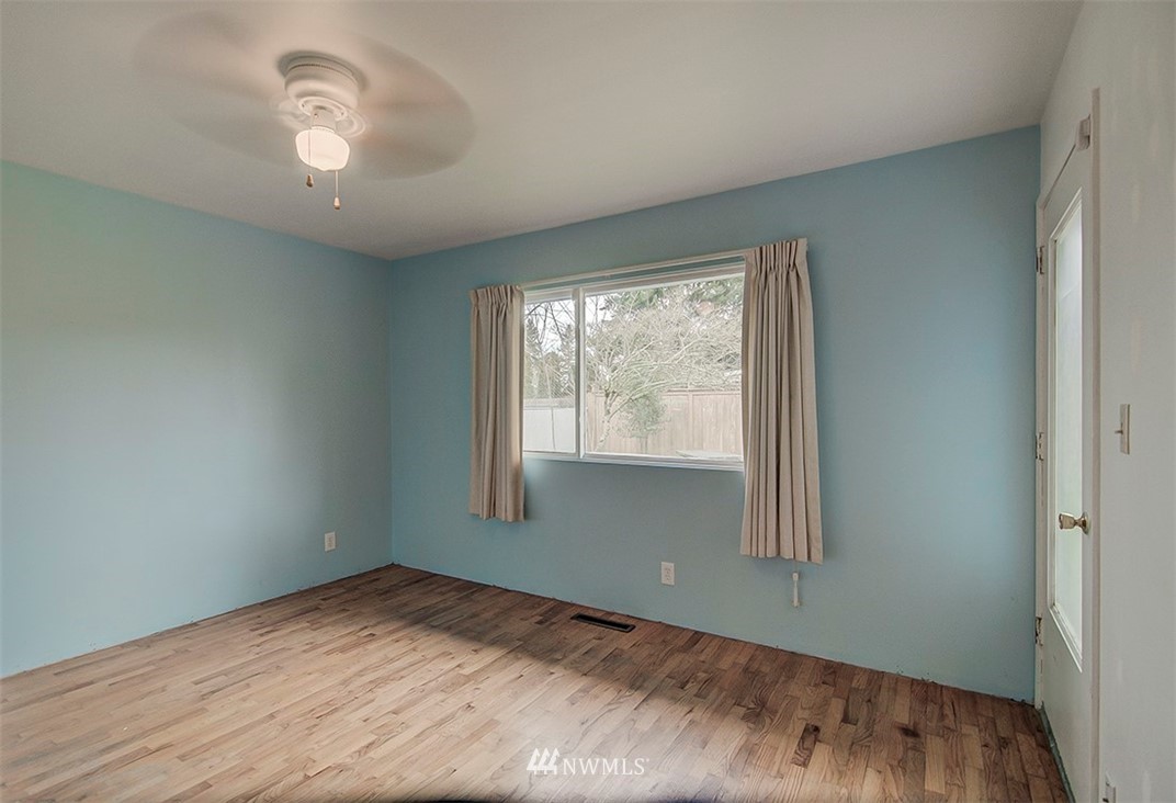 2914 Northeast 4th Street Renton, WA 98056 - Photo 13 of 25