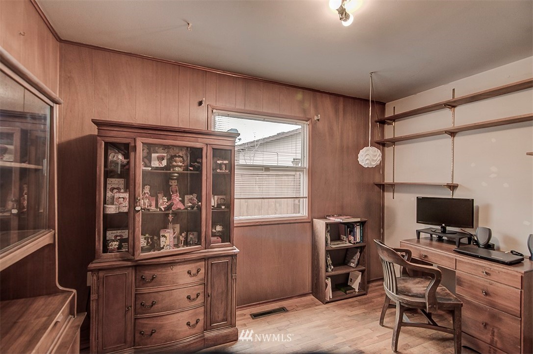 2914 Northeast 4th Street Renton, WA 98056 - Photo 17 of 25