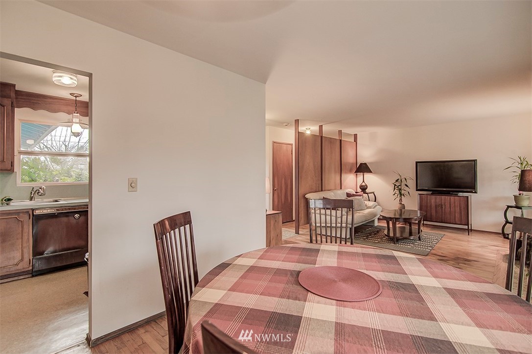 2914 Northeast 4th Street Renton, WA 98056 - Photo 5 of 25