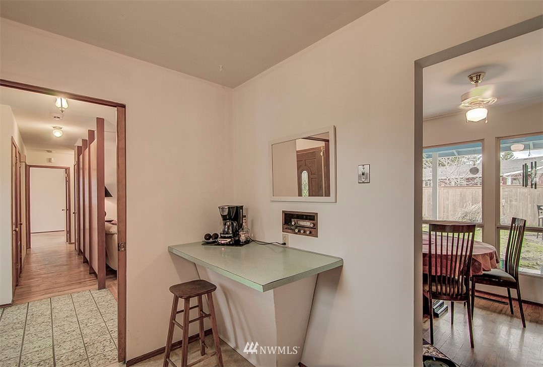 2914 Northeast 4th Street Renton, WA 98056 - Photo 7 of 25