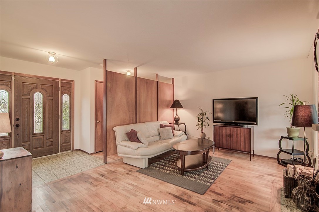 2914 Northeast 4th Street Renton, WA 98056 - Photo 9 of 25