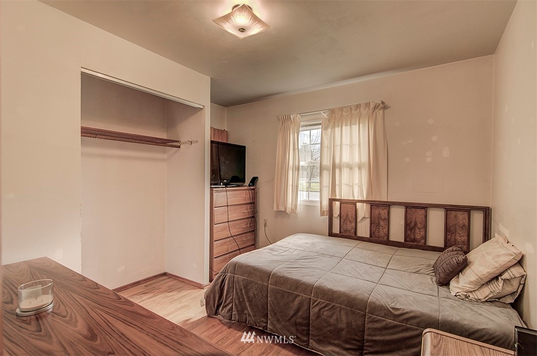 2914 Northeast 4th Street Renton, WA 98056 - Photo 10 of 25