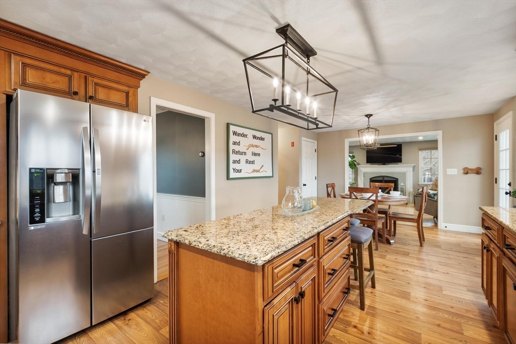 136 Chandler Road Andover, MA 01810 - Photo 4 of 42