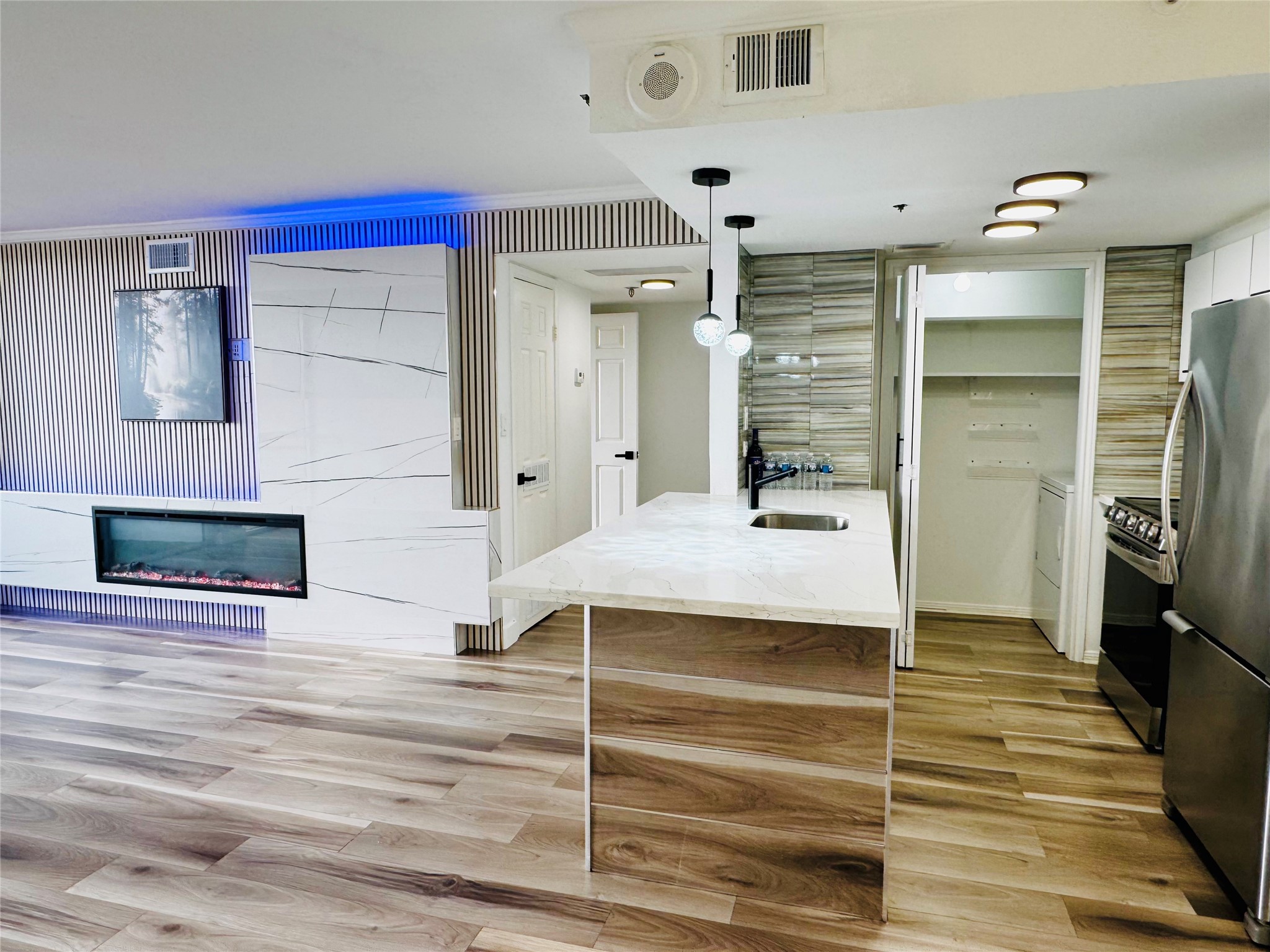 3525 Sage Road, Unit 1602 Houston, TX 77056 - Photo 2 of 41