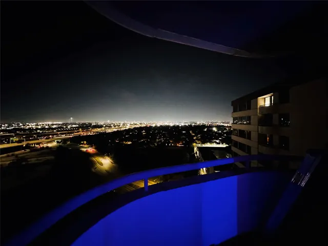 $1,699 | 3525 Sage Road, Unit 1602, Houston, TX 77056