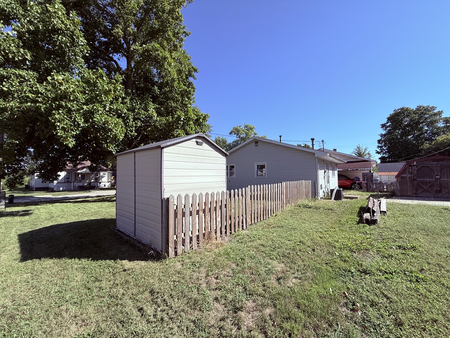 120 West Cherry Street Clinton, IL 61727 - Photo 15 of 15 a house view with a garden space