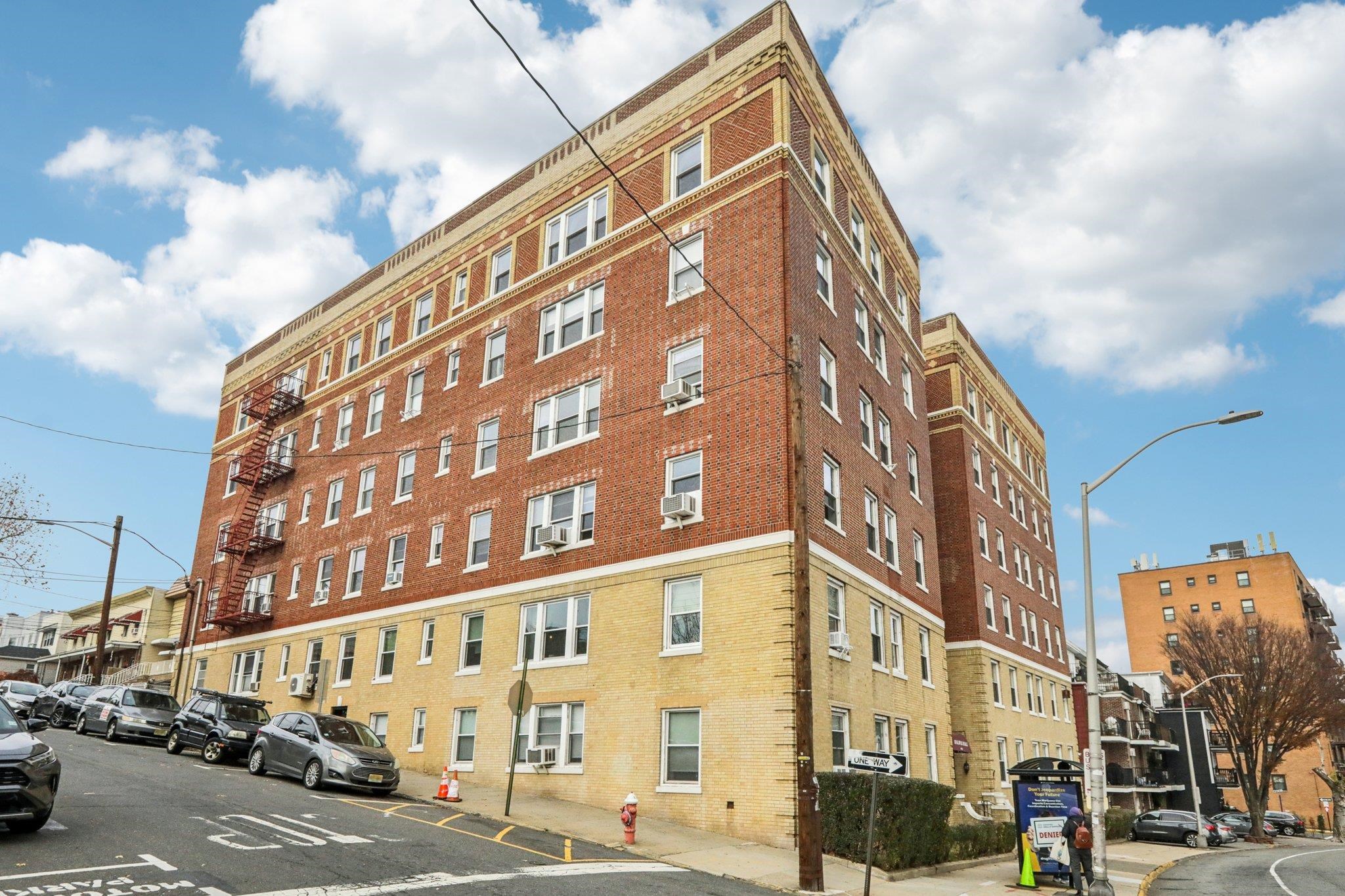 6701 Boulevard East, Unit A1 West New York, NJ 07093 - Photo 4 of 38