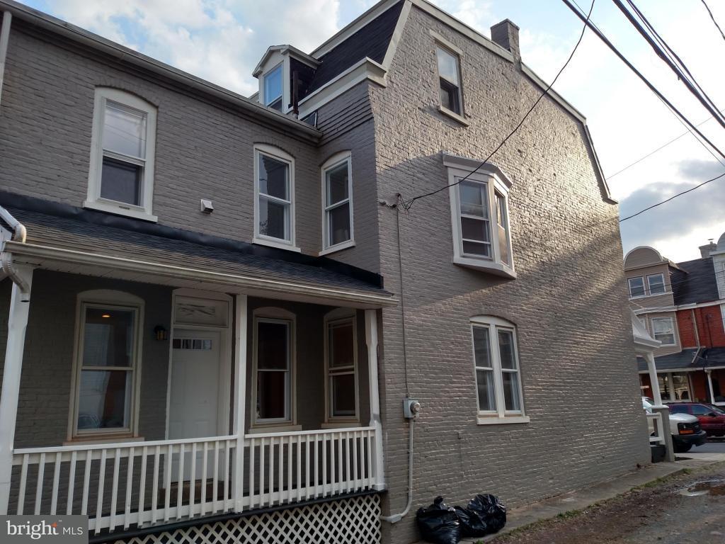 445 Nevin Street Lancaster, PA 17603 - Photo 2 of 19