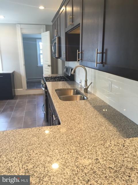 445 Nevin Street Lancaster, PA 17603 - Photo 7 of 19