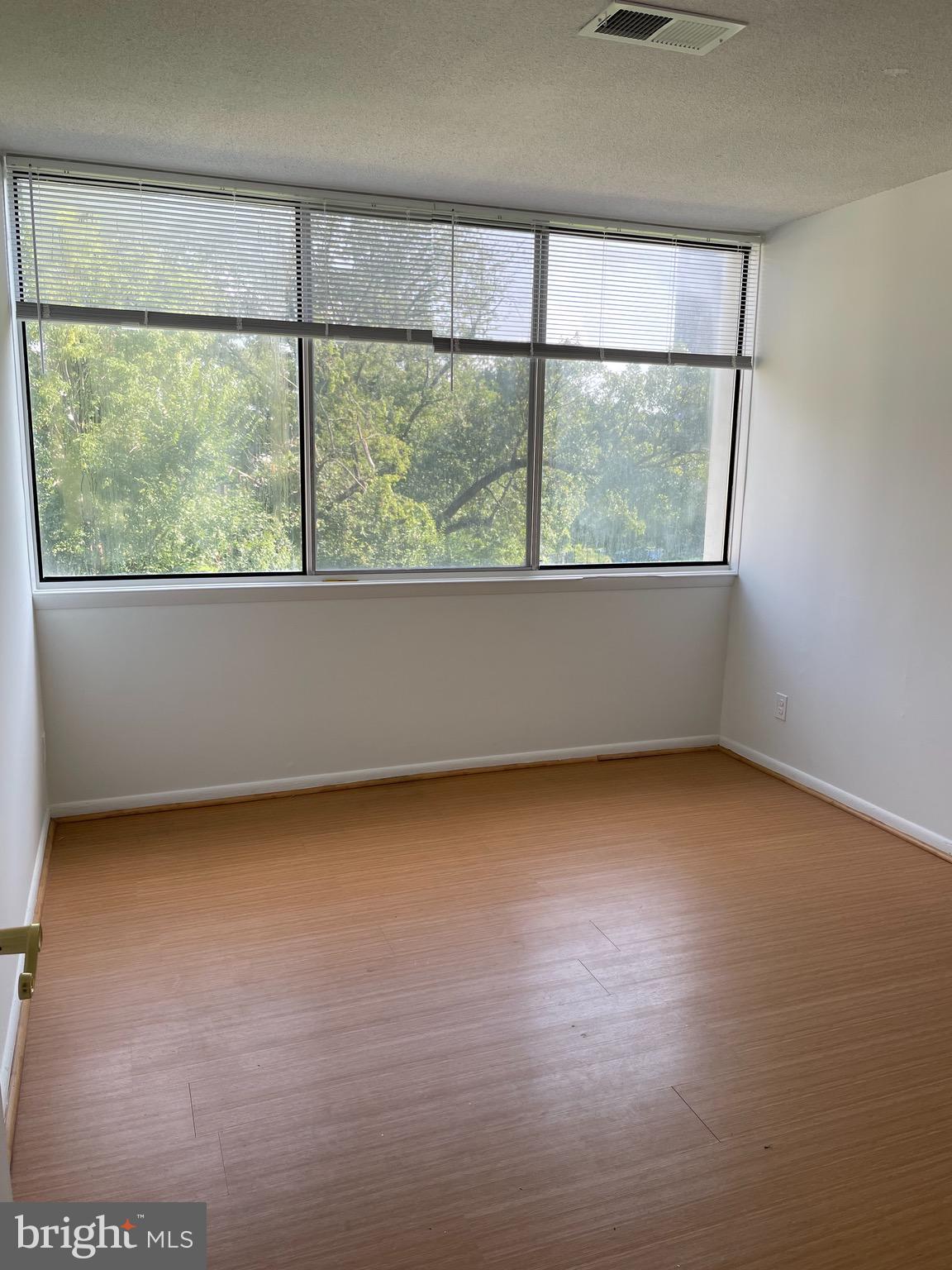 1824 Metzerott Road, Unit 102 Adelphi, MD 20783 - Photo 12 of 21