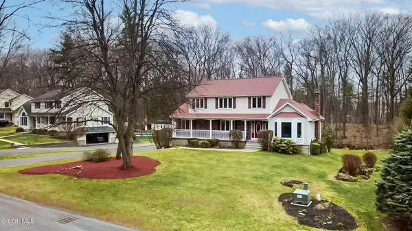 $590,000 | 42 Deer Run Hollow, Halfmoon, NY 12065