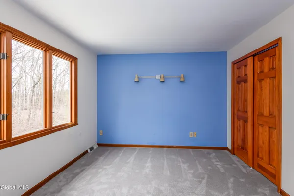 $590,000 | 42 Deer Run Hollow, Halfmoon, NY 12065