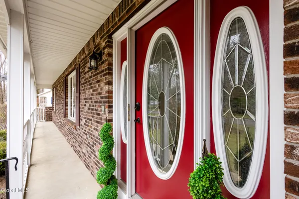 $590,000 | 42 Deer Run Hollow, Halfmoon, NY 12065