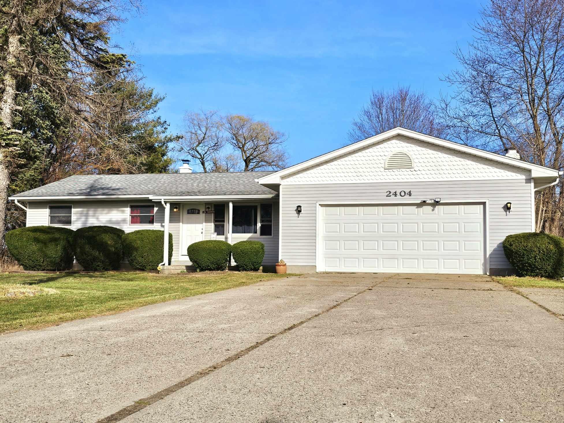 2404 North Irish Road Davison, MI 48423 - Photo 2 of 30 50135949-b1b1fefe-31dd-49af-bb98-8afbc847937e.JPG