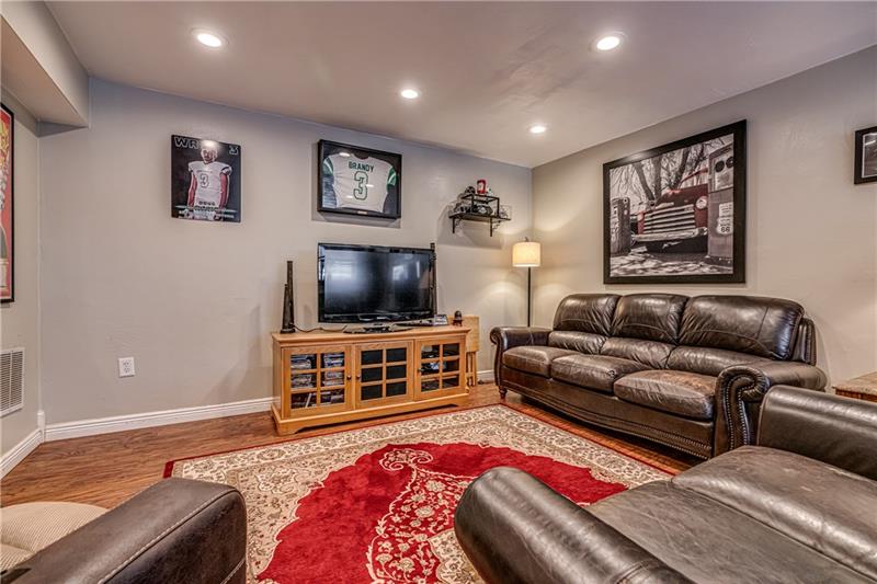 251 Hornaday Road Pittsburgh, PA 15210 - Photo 22 of 25 Gallery Image 22