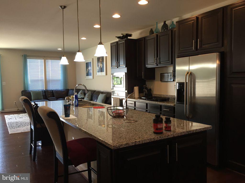 42268 Rhett Drive Brambleton, VA 20148 - Photo 6 of 17 kitchen at main level
