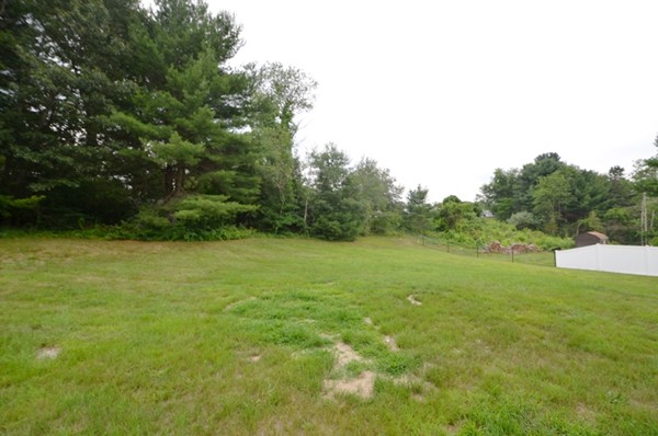 44 Wethersfield Road Bellingham, MA 02019 - Photo 23 of 24 Gallery Image 23