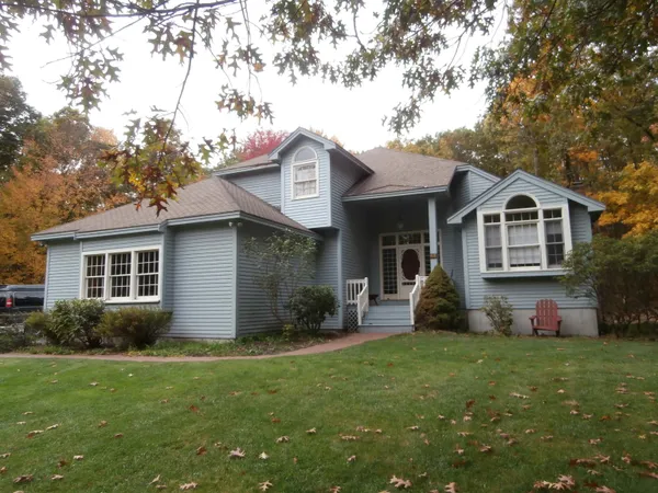 $750,000 | 45 Sharon Road, Windham, NH 03087