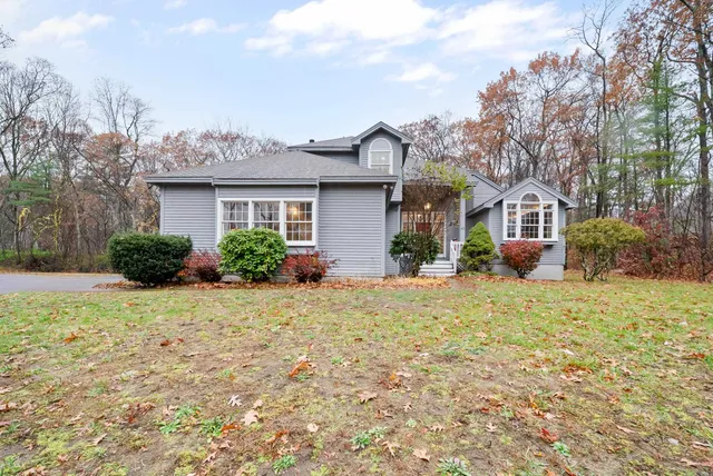 $850,000 | 45 Sharon Road, Windham, NH 03087