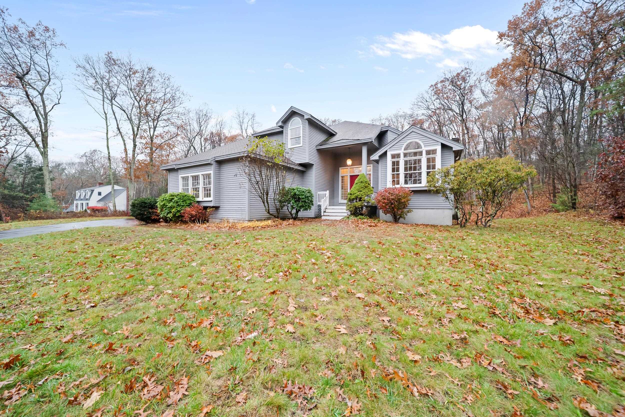 45 Sharon Road Windham, NH 03087 - Photo 4 of 55