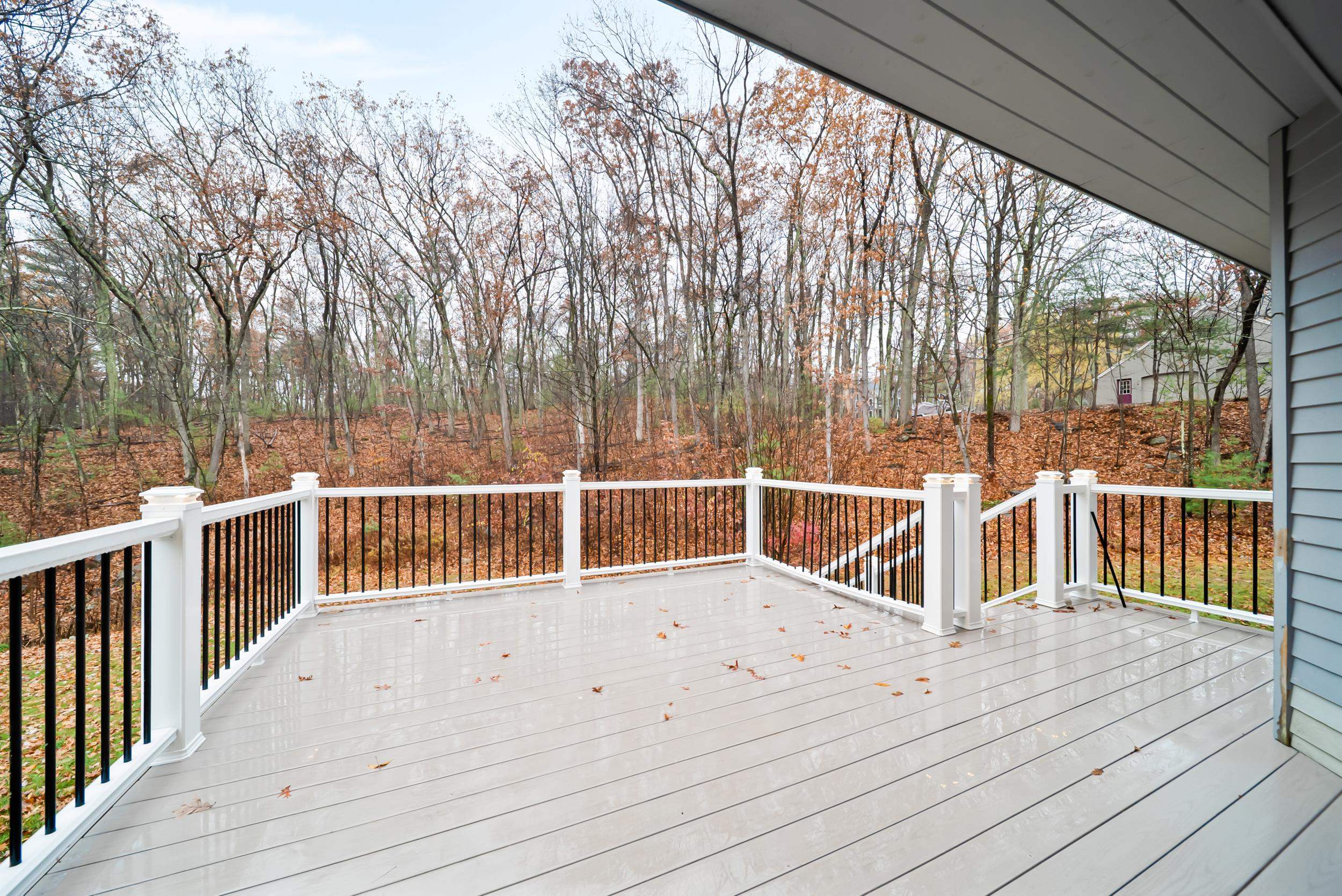 45 Sharon Road Windham, NH 03087 - Photo 10 of 55