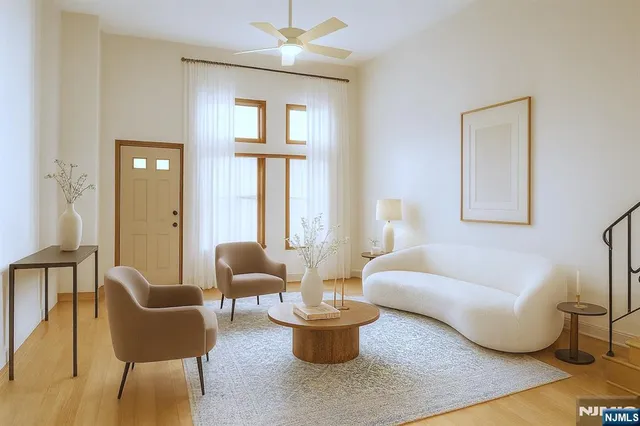 $7,500 | 210 Pavonia Avenue, Jersey City, NJ 07302