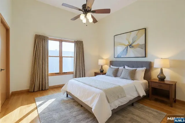 $7,500 | 210 Pavonia Avenue, Jersey City, NJ 07302