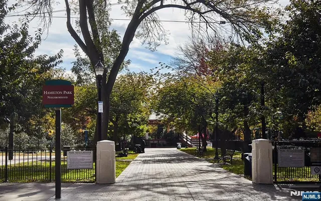 $7,500 | 210 Pavonia Avenue, Jersey City, NJ 07302