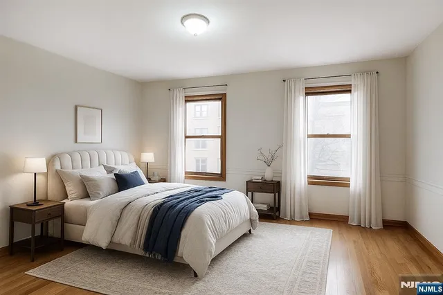 $7,500 | 210 Pavonia Avenue, Jersey City, NJ 07302