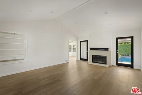 $6,950 | 12153 Maxwellton Road, Studio City, CA 91604