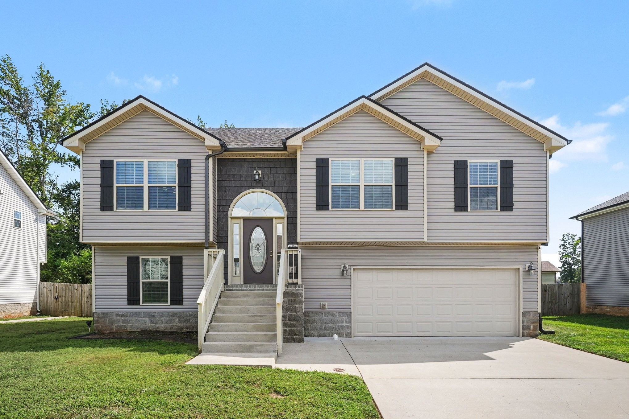 805 Rushing Drive Clarksville, TN 37042 - Photo 2 of 24 Gallery Image 2