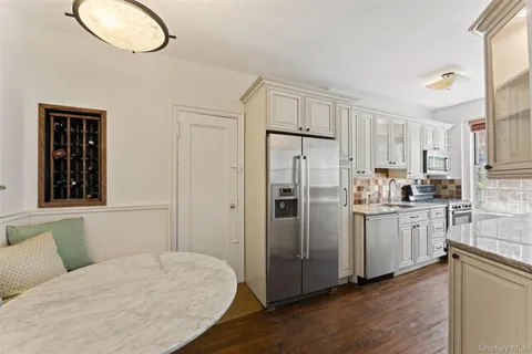 $325,000 | 25 Parkview Avenue, Unit 2E, Bronxville, NY 10708
