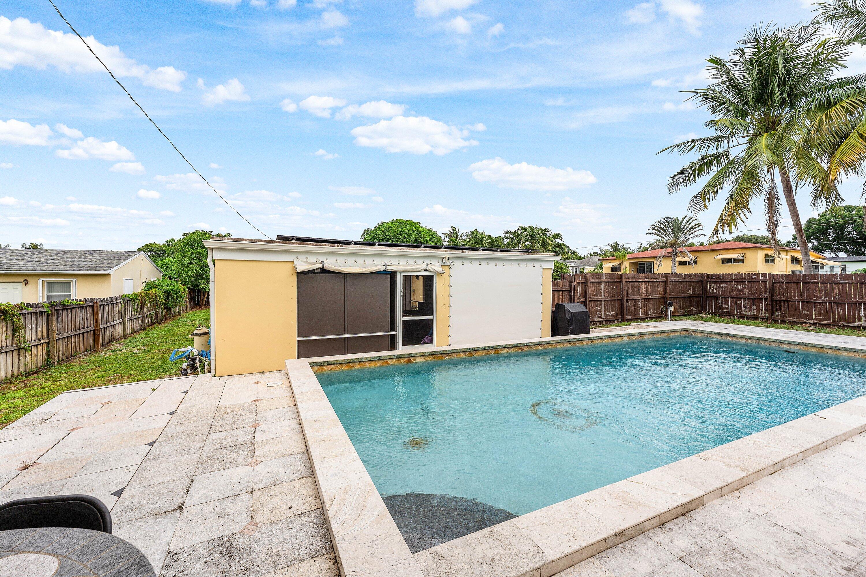 305 Southwest 3rd Street Boynton Beach, FL 33435 - Photo 27 of 36