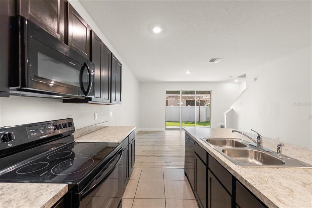 424 Newmont Circle Ruskin, FL 33570 - Photo 12 of 29